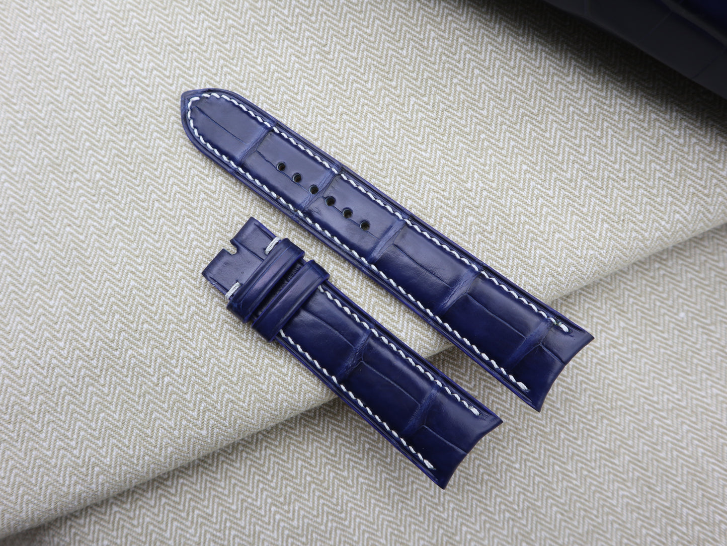 Curved Strap - Curved Lug Alligator Strap for Curved Spring Bar