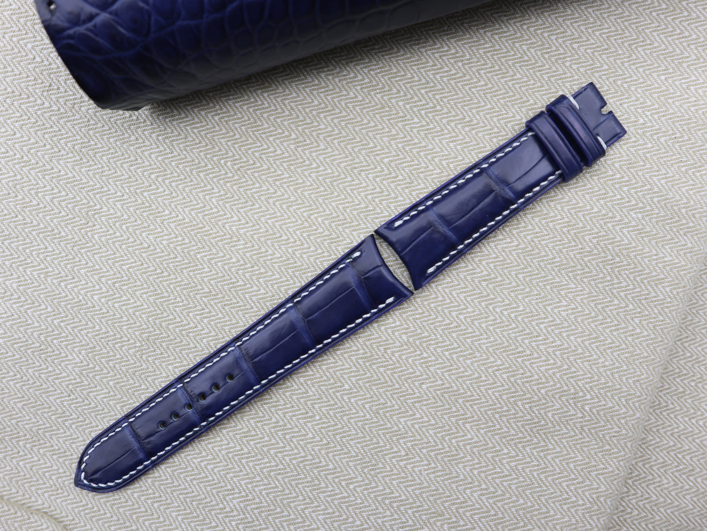 Curved Strap - Curved Lug Alligator Strap for Curved Spring Bar